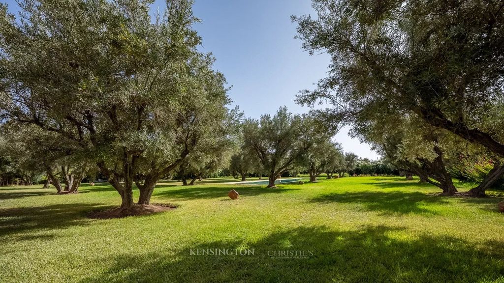 Property photo 2 of 74