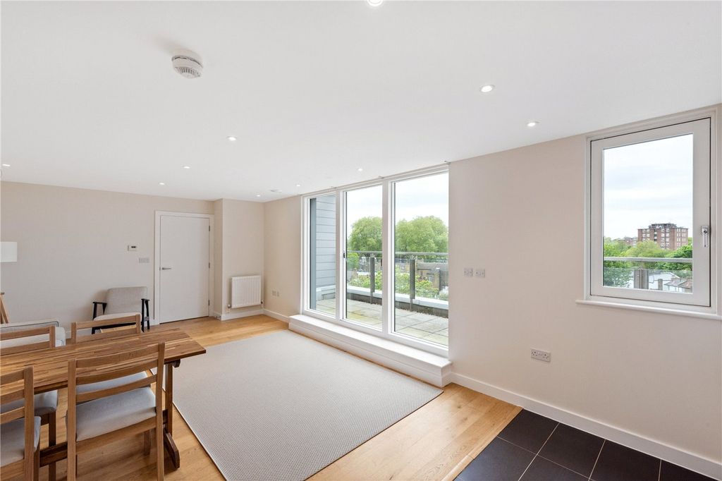 Property photo 2 of 16 Picture No. 33