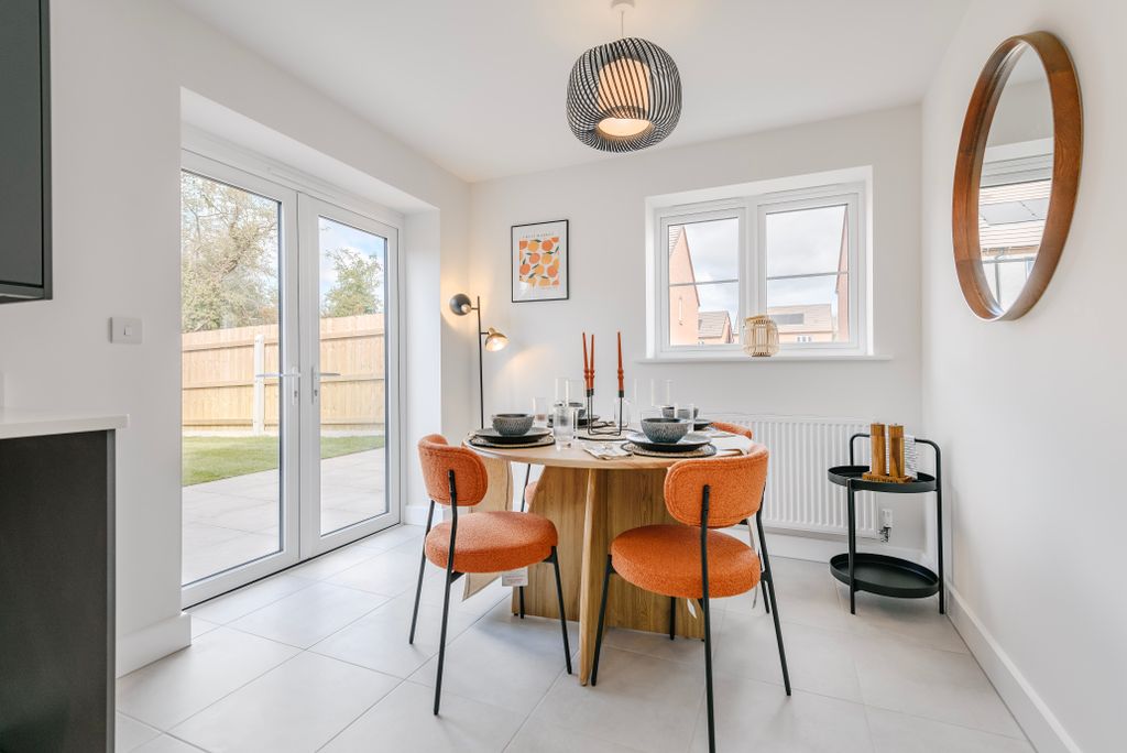 Property photo 3 of 7 Kitchen/Dining Room