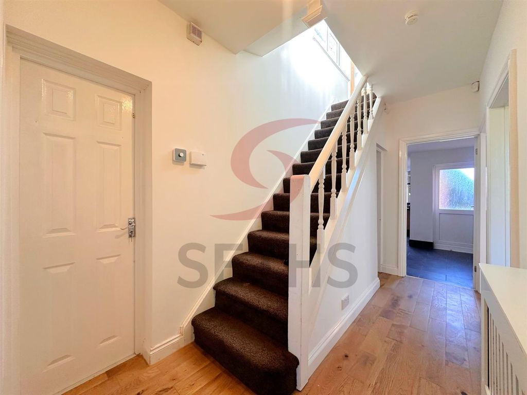 Property photo 2 of 14 Entrance Hallway