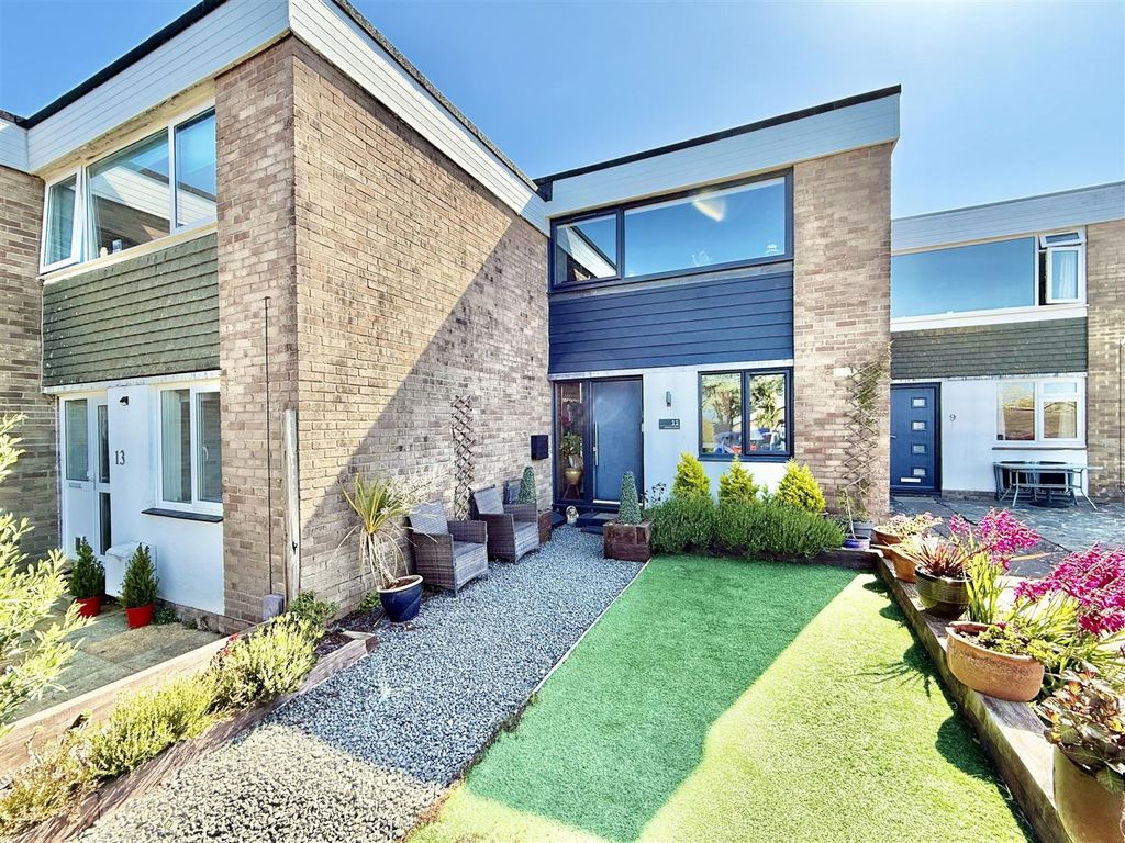 Property photo 1 of 24 Front.Jpg