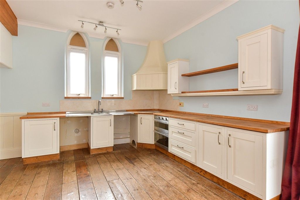 Property photo 2 of 14 Kitchen