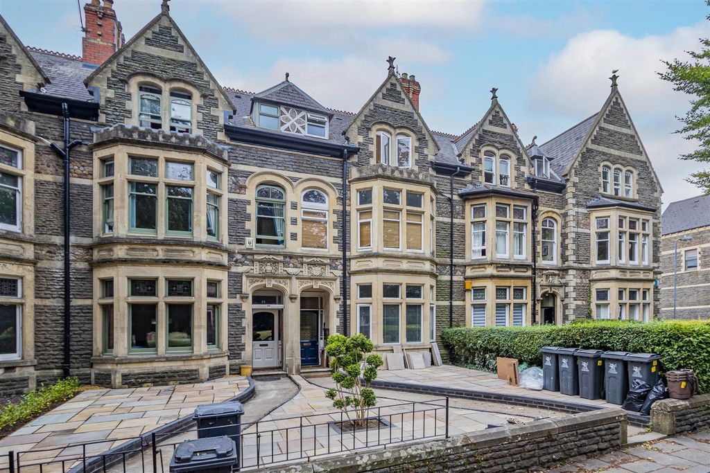 Property photo 1 of 9 Ninian Road 15 Ext.Jpg