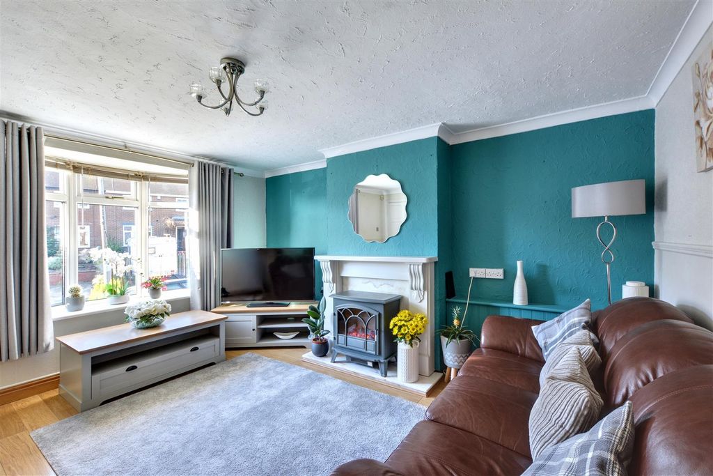 Property photo 2 of 15 Lounge_2.Jpeg