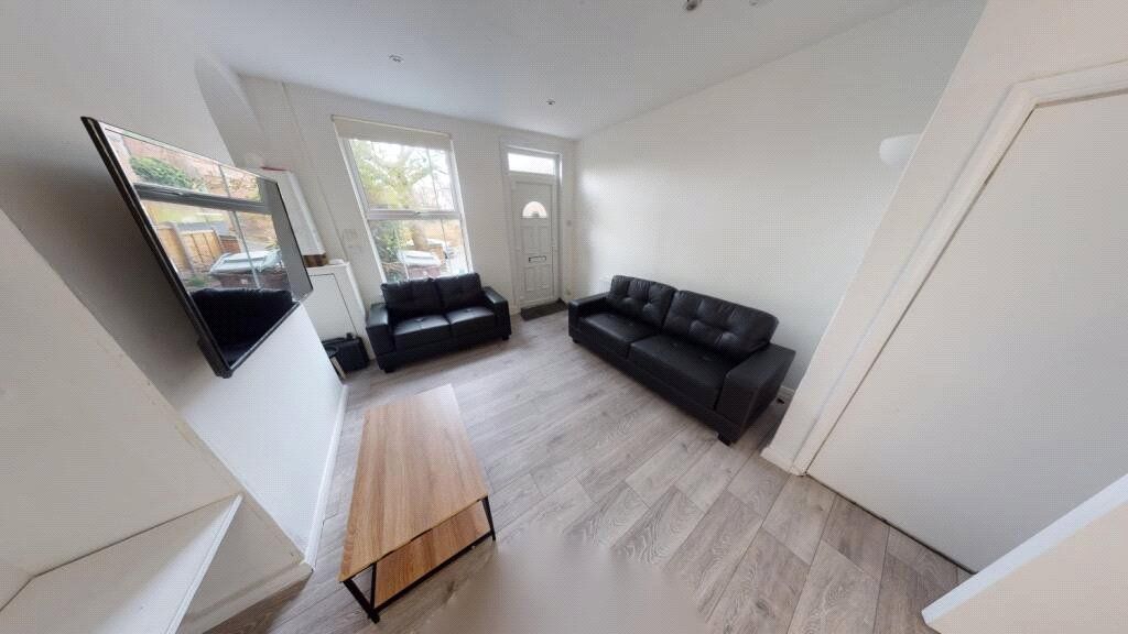 Property photo 2 of 11 Picture No. 12