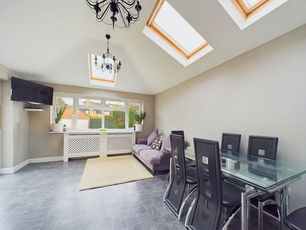 Property photo 3 of 18 Diner