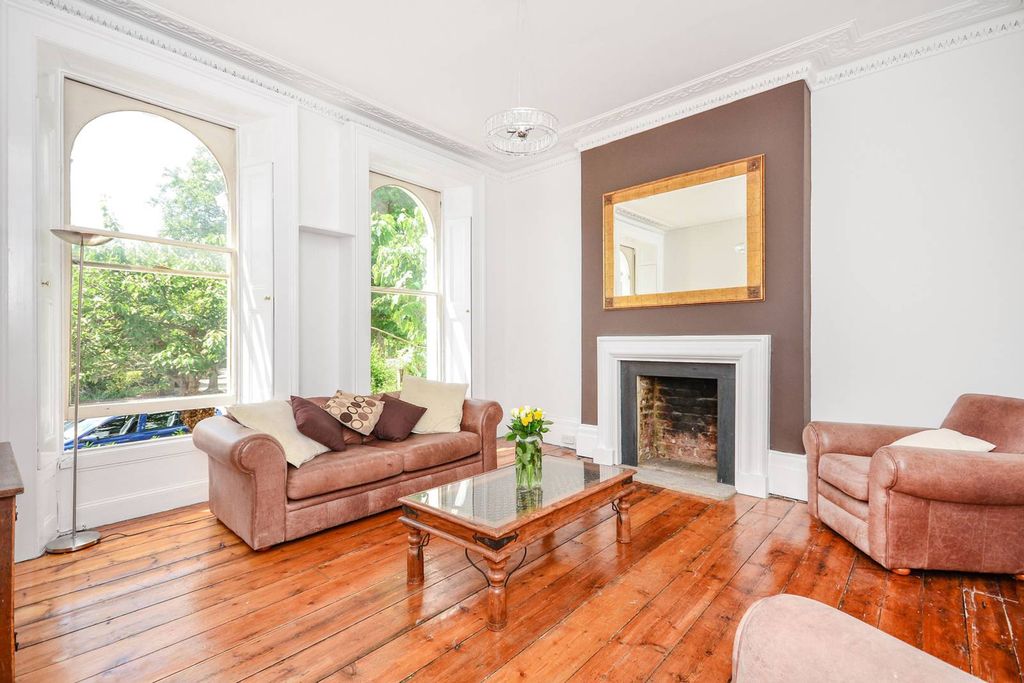 Property photo 3 of 9