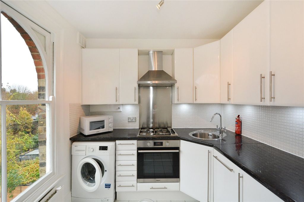 Property photo 3 of 12