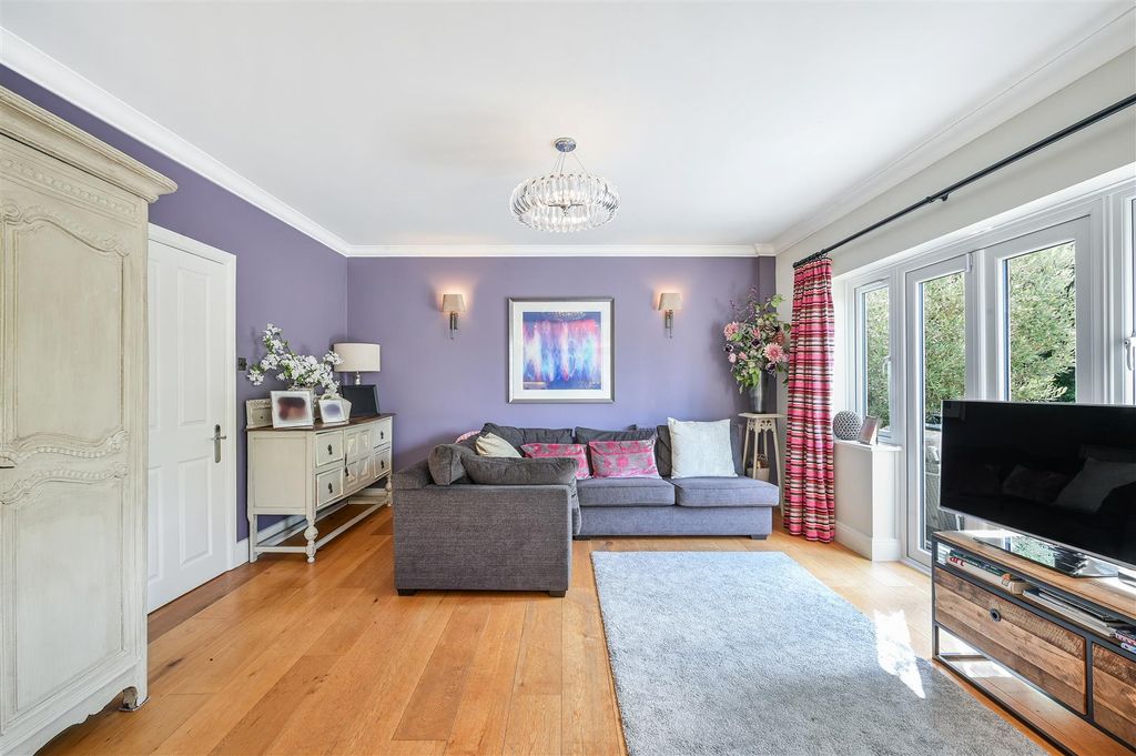 Property photo 3 of 42 Alexandra Road (3).Jpg