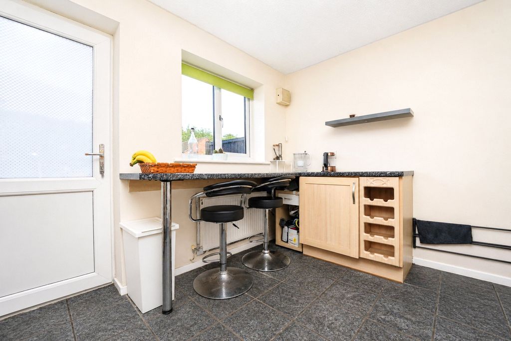 Property photo 3 of 15 Kitchen