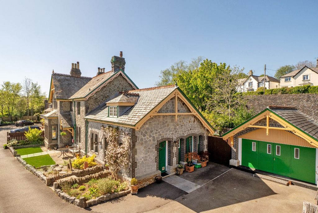 Property photo 1 of 40 5291881