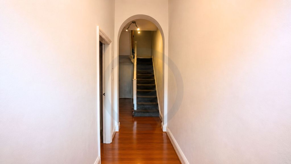 Property photo 2 of 12 Hallway