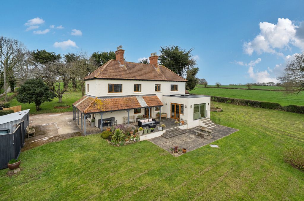 Property photo 2 of 32 1421503-1-69Aafde...