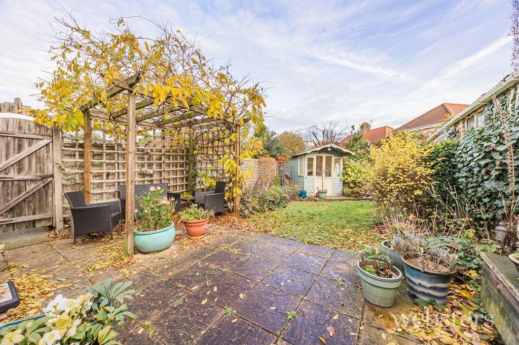 Property photo 2 of 20