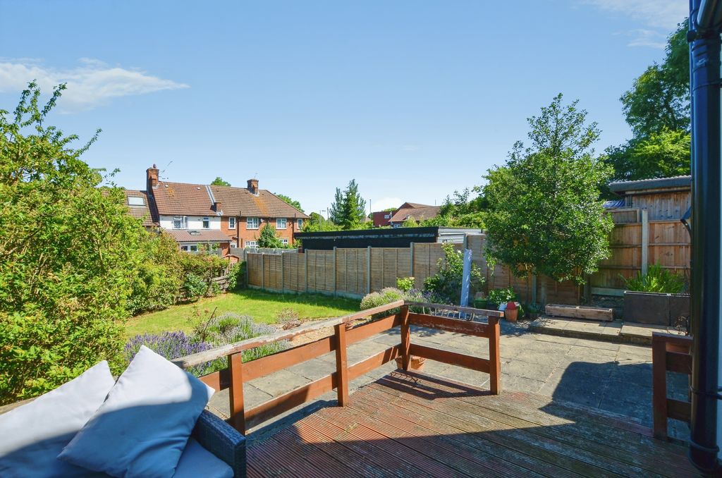 Property photo 3 of 14 Decking