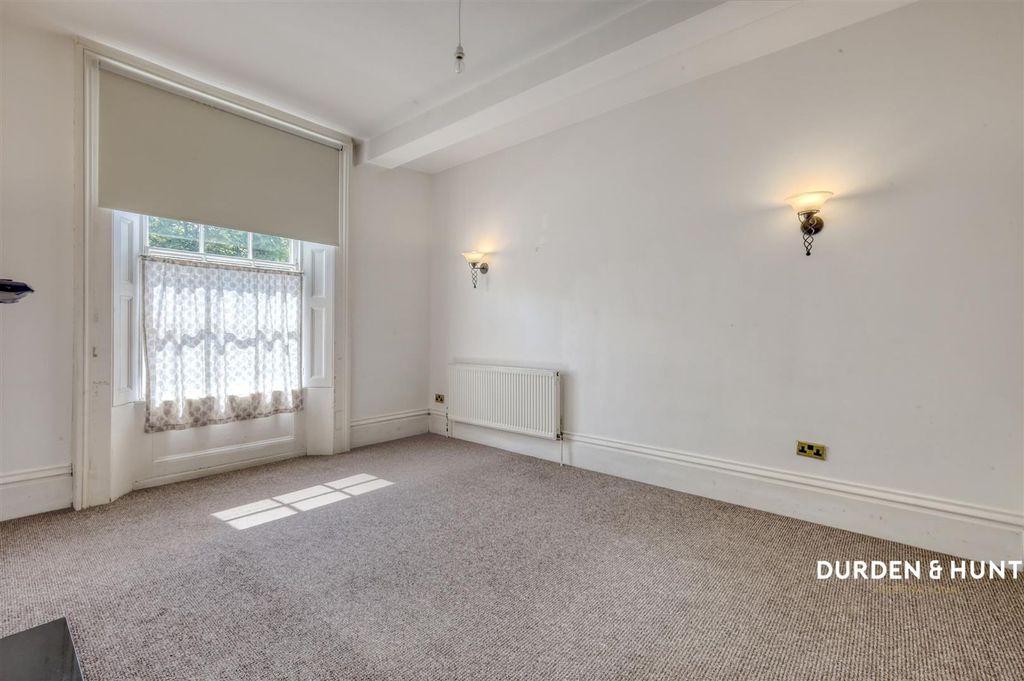 Property photo 2 of 10 St Mary's Terrace