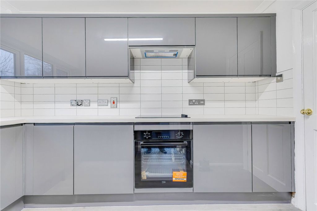 Property photo 3 of 31 Picture No. 35