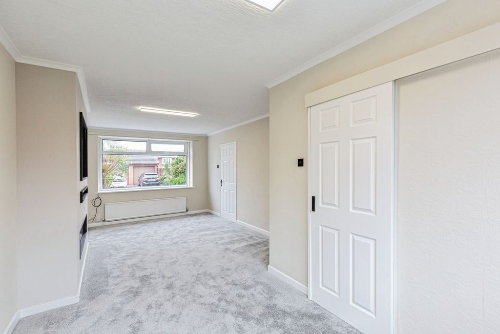 Property photo 3 of 17 Pbox-Img.Jpg