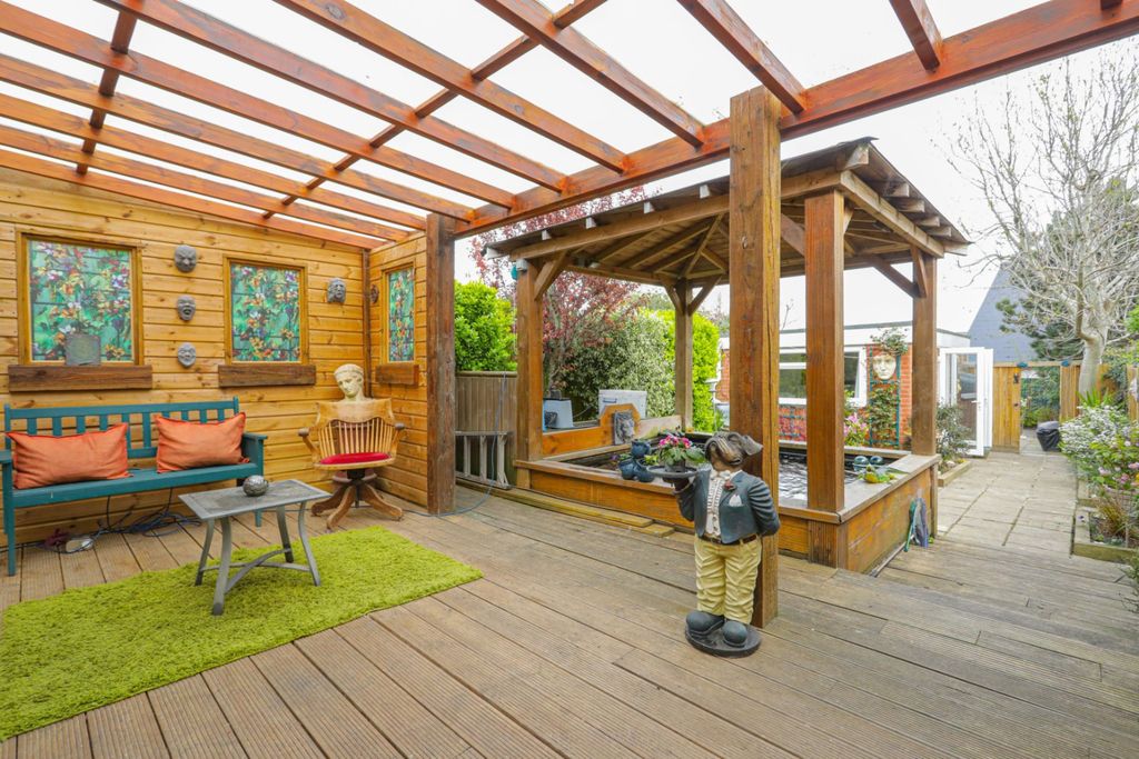 Property photo 3 of 15 Picture 3