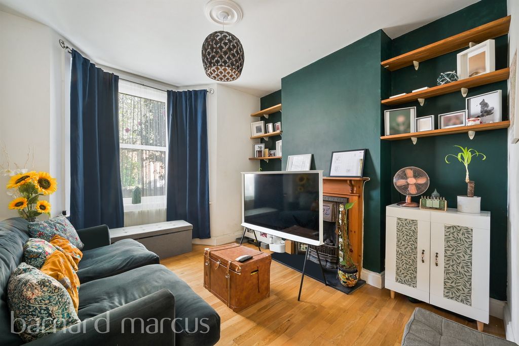 Property photo 1 of 12
