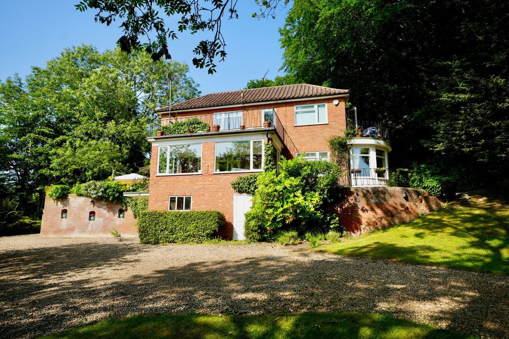 Property photo 1 of 40