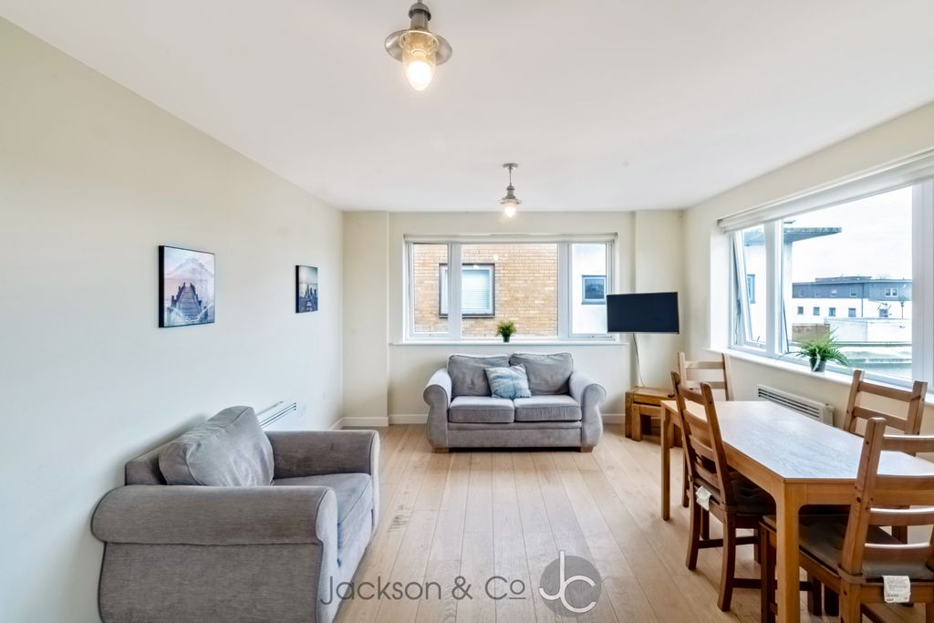 Property photo 3 of 7 3