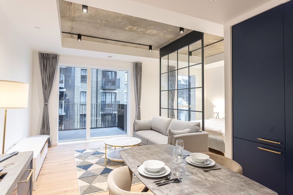 Property photo 2 of 16 Picture No. 10