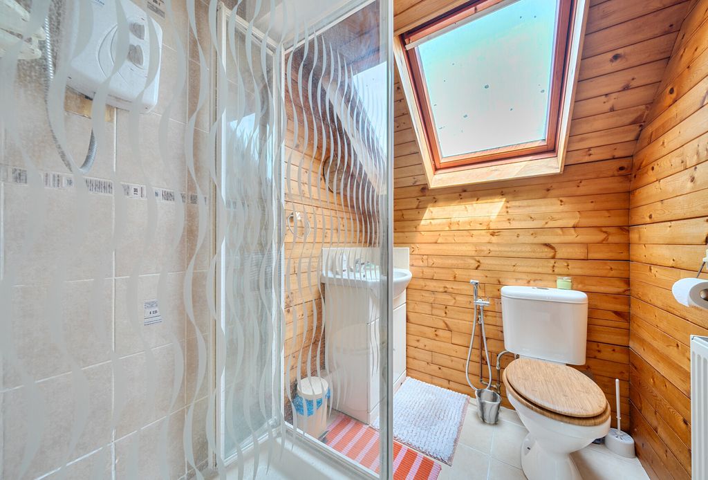 Property photo 3 of 14 1482892-1-6A3Bdf8...
