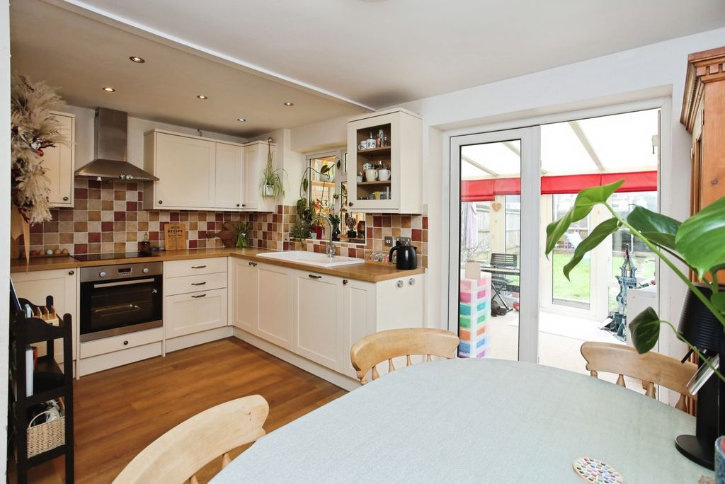 Property photo 2 of 15 Pbox-Img.Jpg