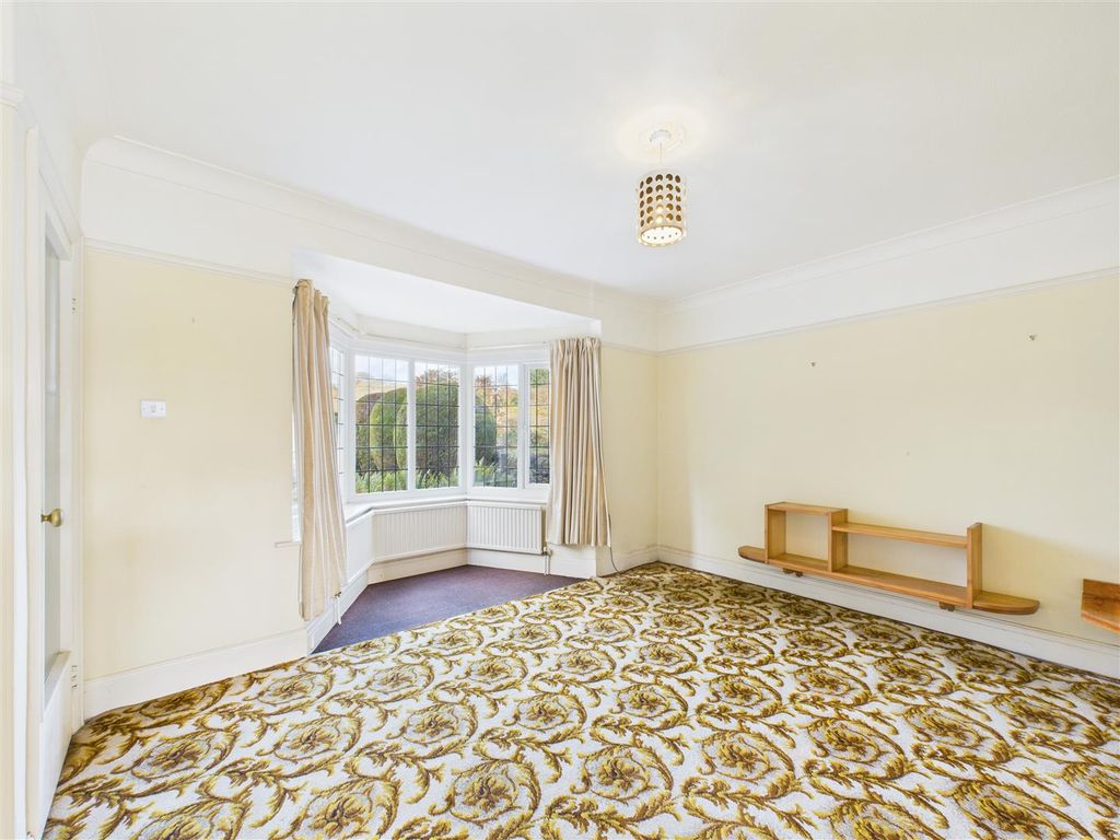 Property photo 2 of 16 Cam05207G0-Pr0071-Still006.Jpg