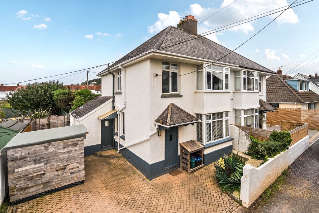 Property photo 1 of 22 1-6Ad794A5c5c8A-1534477-1A15A1Ca70A9F-002-1-1