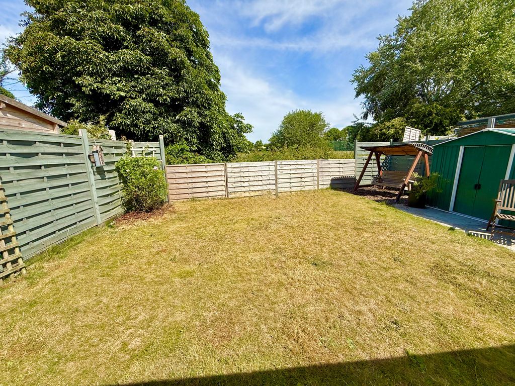 Property photo 2 of 11 50 Palmer Road Rear Garden 1