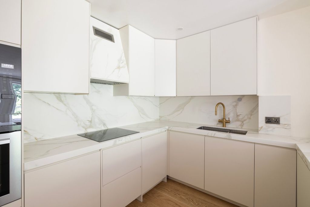 Property photo 2 of 17 Kitchen