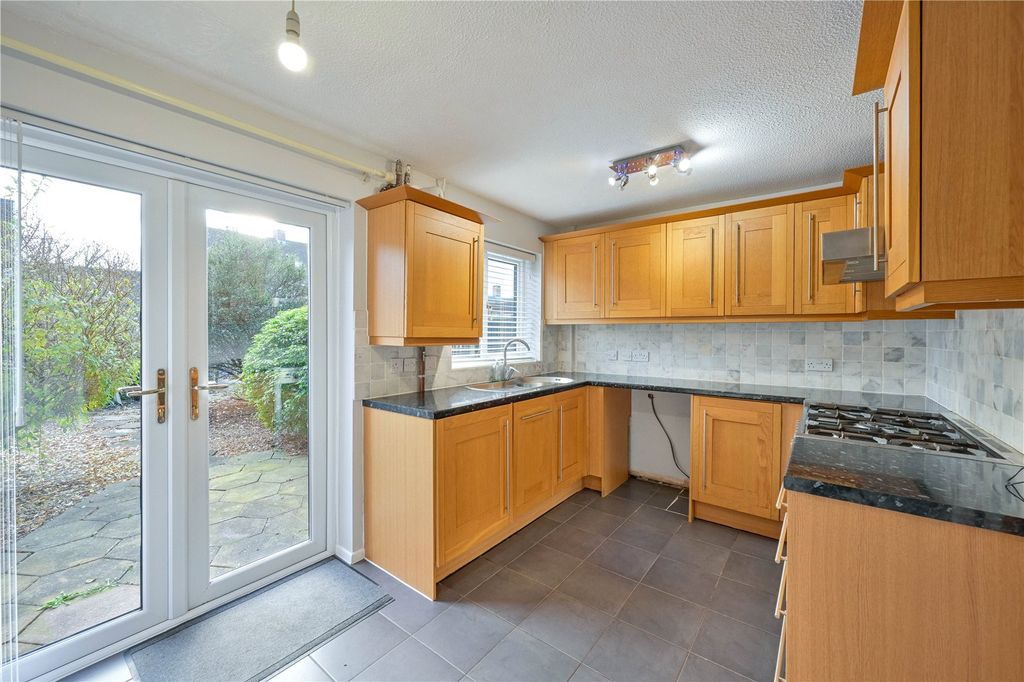 Property photo 2 of 21 Picture No. 16