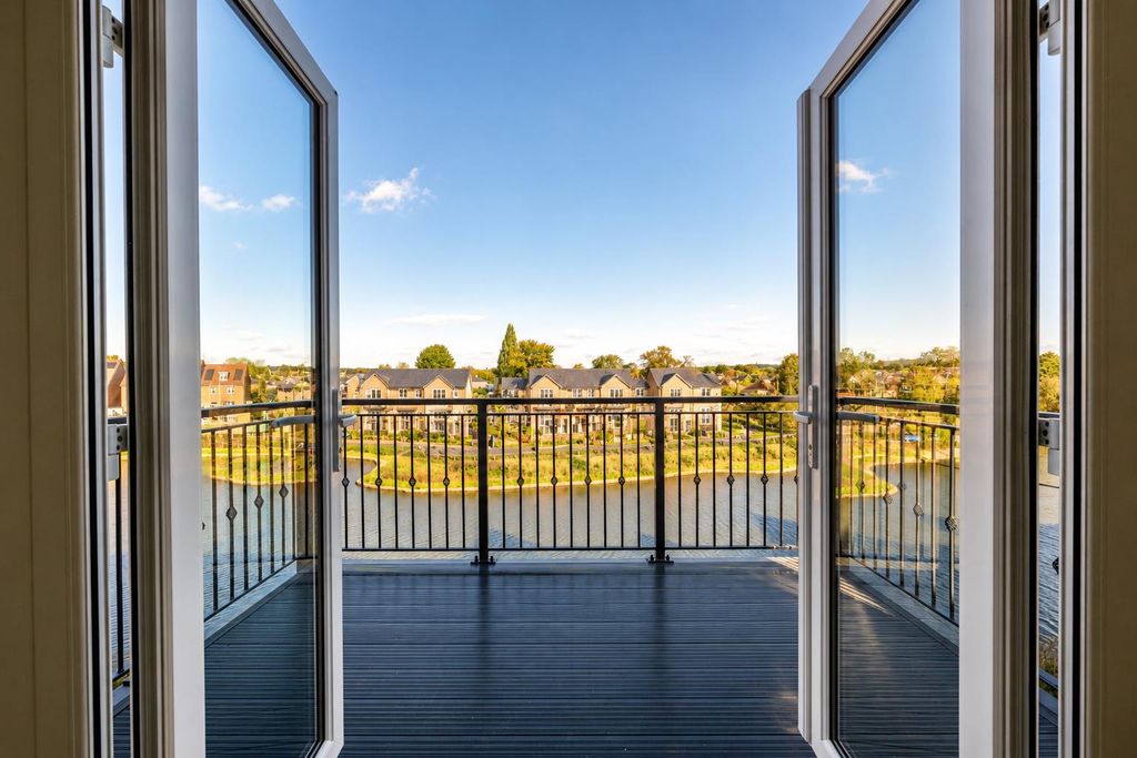Property photo 3 of 12 Balcony