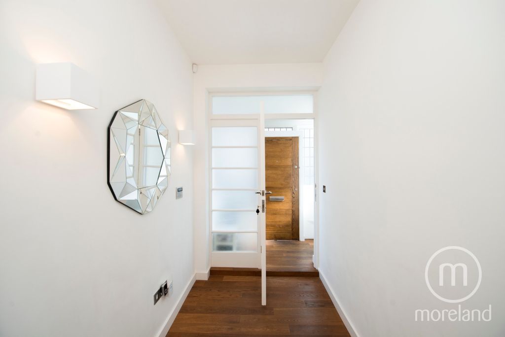 Property photo 2 of 10 4055924