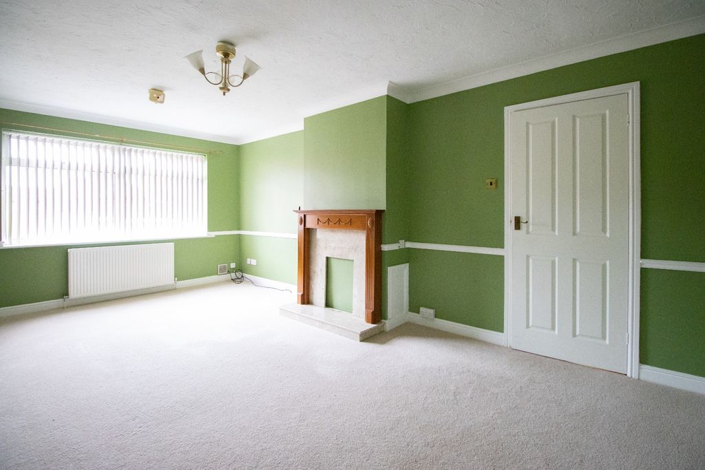 Property photo 3 of 12 4180517