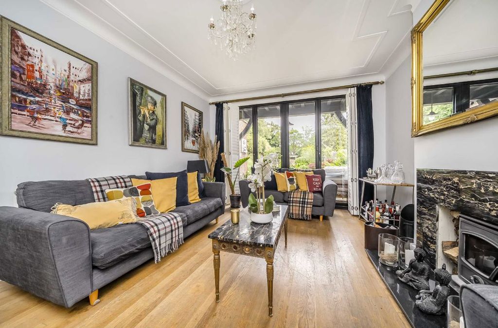 Property photo 2 of 17