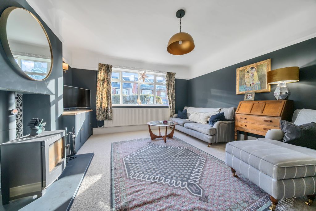 Property photo 3 of 27 1075793 (2)