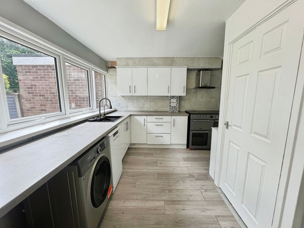 Property photo 3 of 13 Img_5954