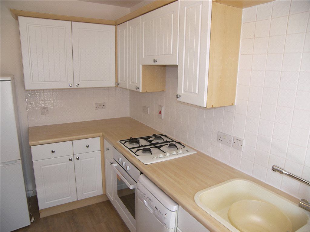 Property photo 3 of 8 Kitchen