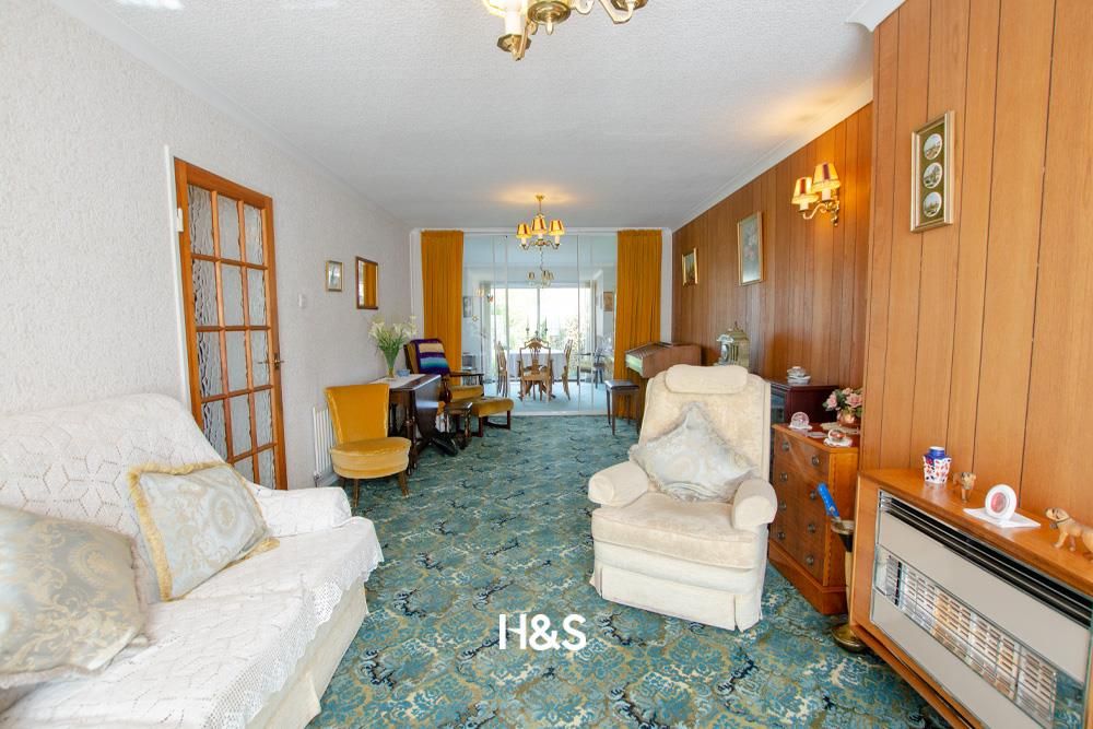 Property photo 2 of 14 61 Fabian - Lounge 3.Jpg