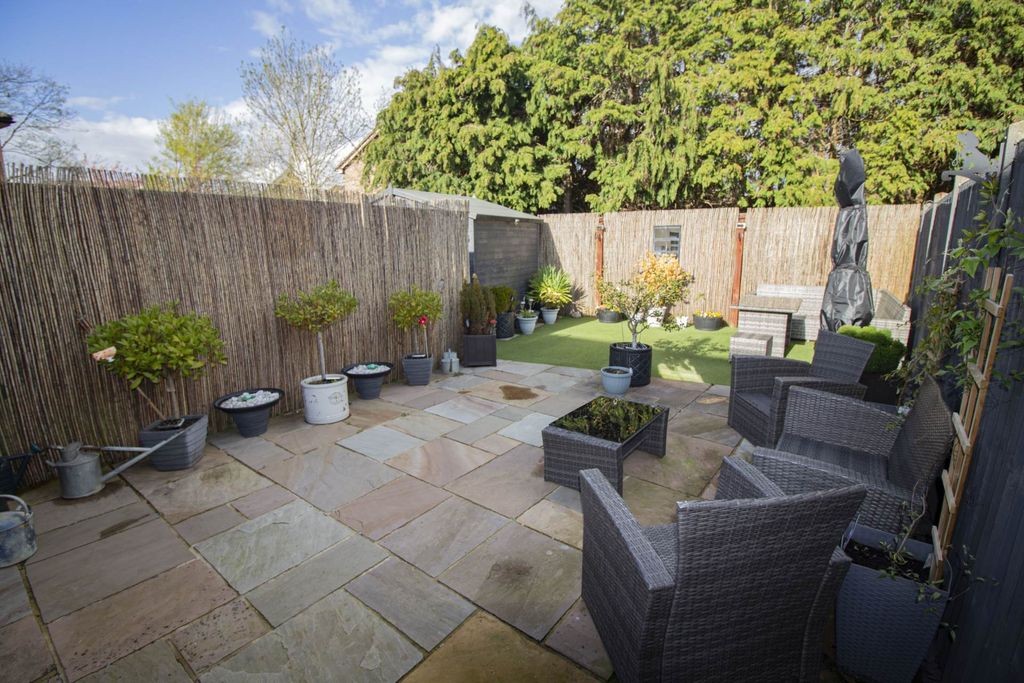 Property photo 2 of 24