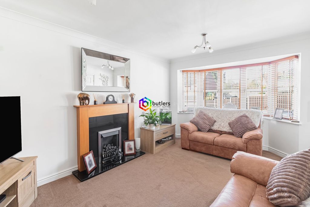 Property photo 2 of 24 Lounge