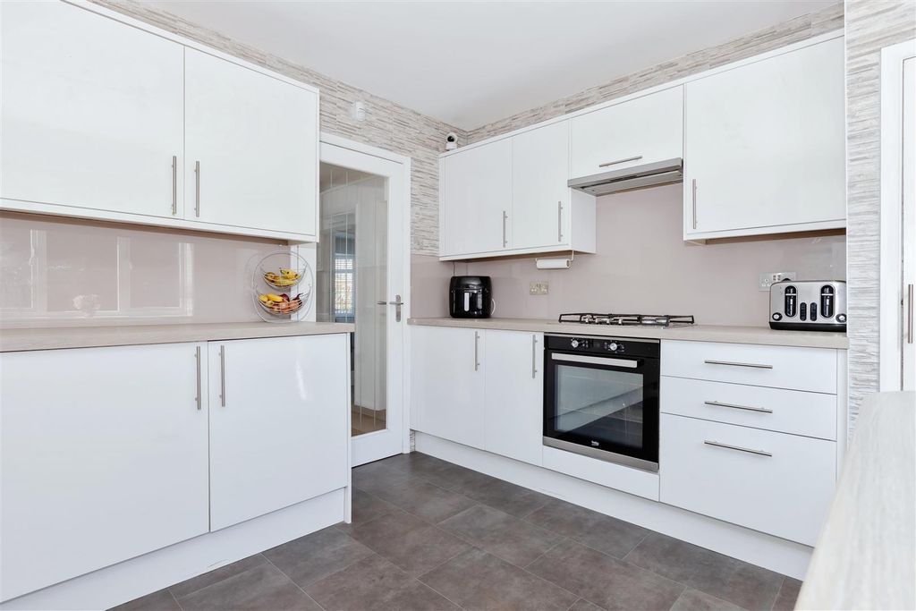 Property photo 3 of 19 Robson Court_8.Jpg