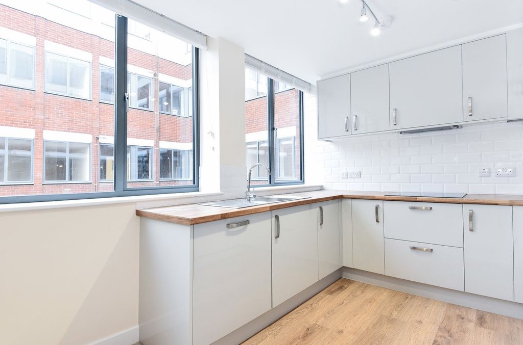 Property photo 2 of 8