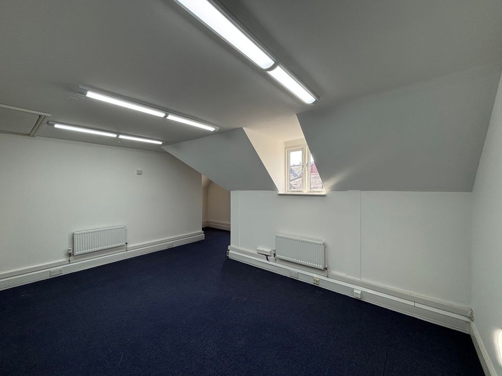 Property photo 3 of 8 Picture No. 09