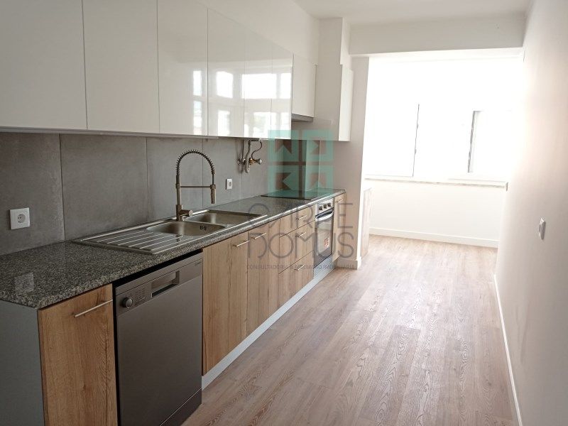 Property photo 1 of 31