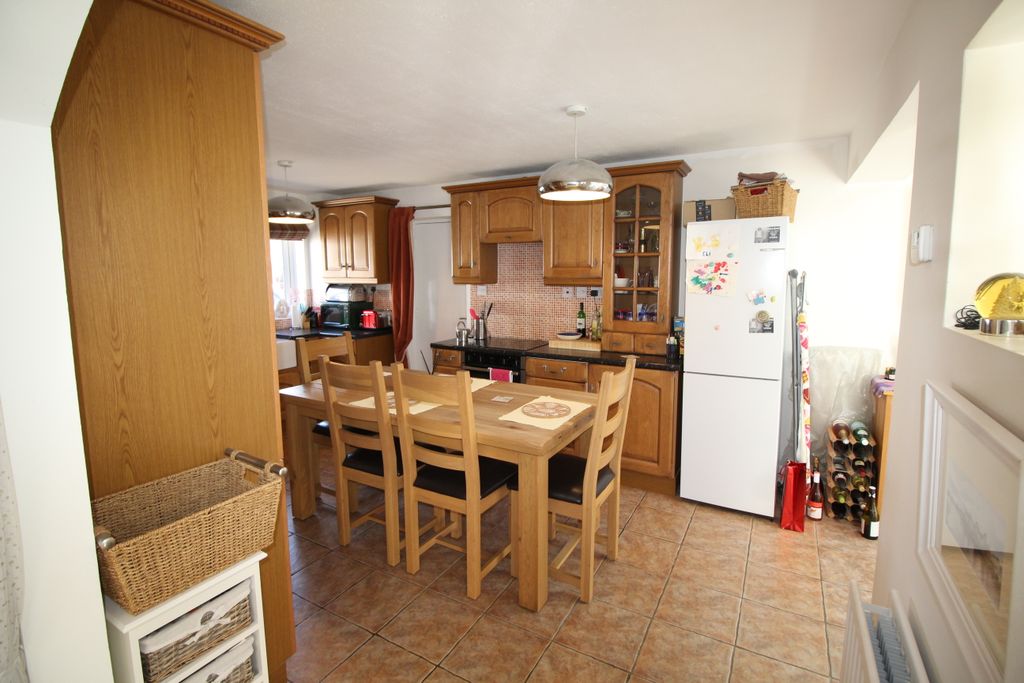 Property photo 3 of 20