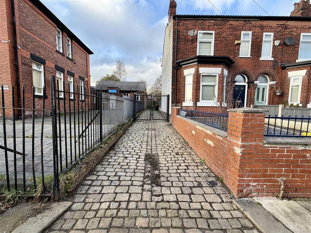 Property photo 3 of 8 Image 1